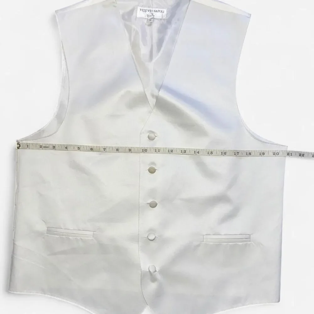 White Suit / Tuxedo Vest; Size MENS MEDIUM